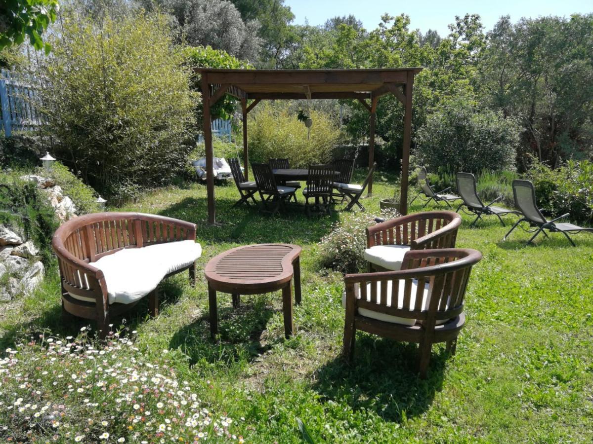 Bastide Provençale Les Mûriers d'Engaspaty Seillans Exterior foto