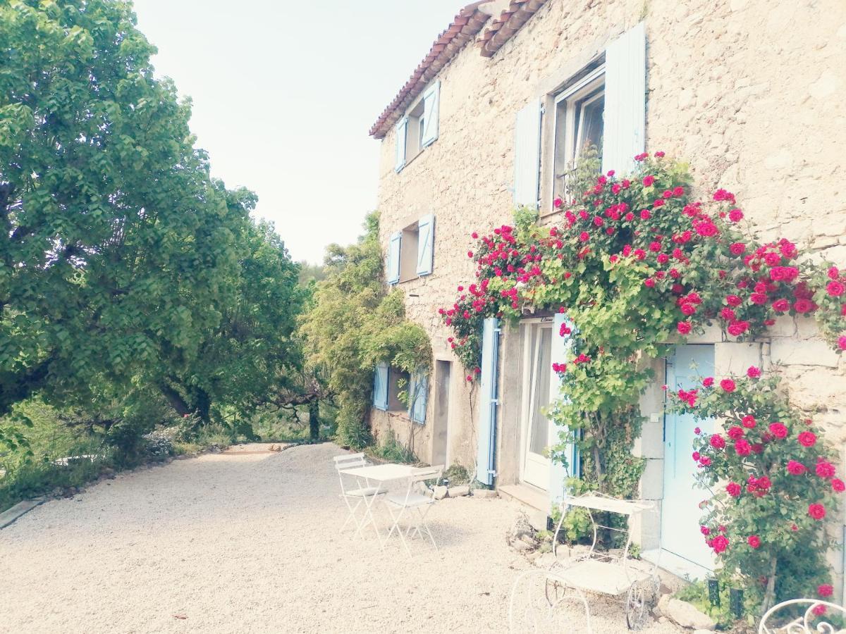 Bastide Provençale Les Mûriers d'Engaspaty Seillans Exterior foto
