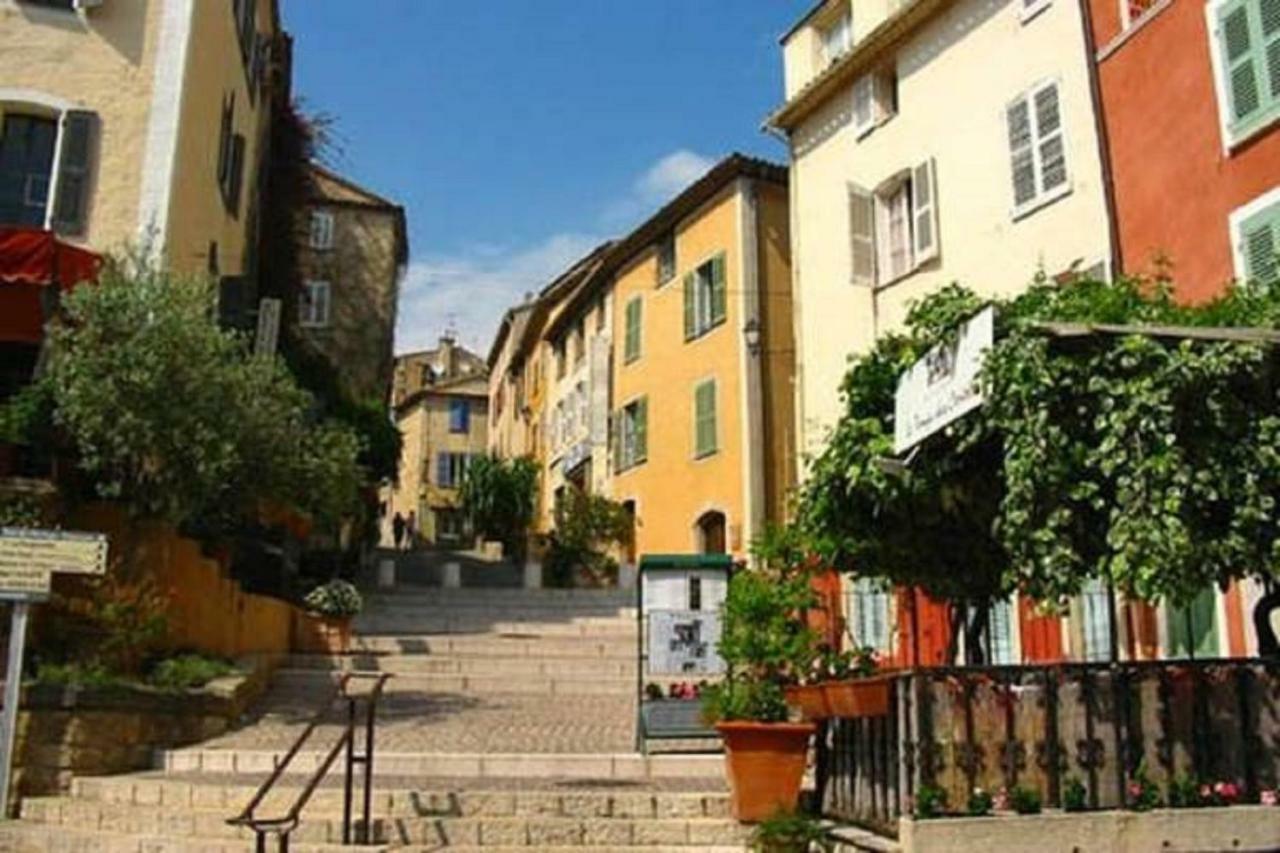 Bastide Provençale Les Mûriers d'Engaspaty Seillans Exterior foto