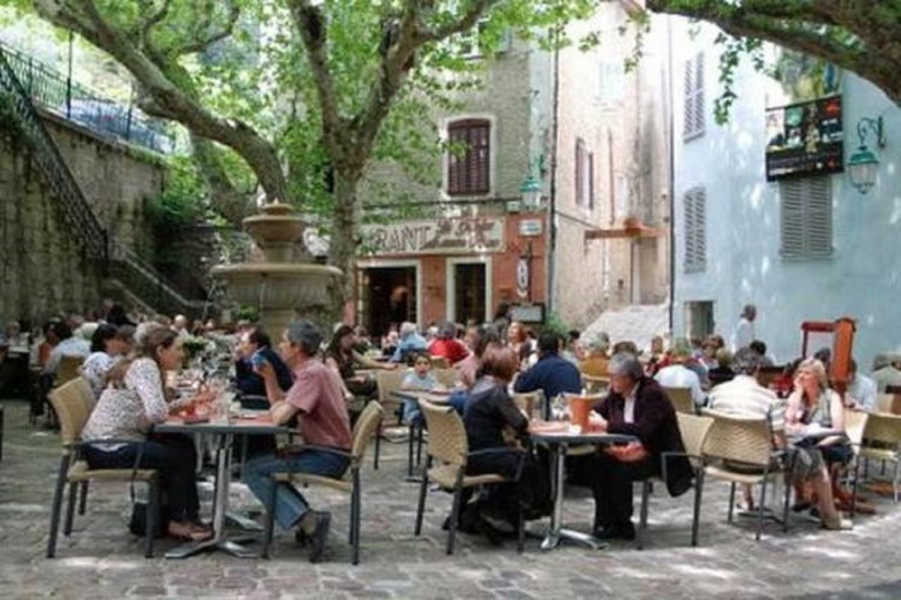 Bastide Provençale Les Mûriers d'Engaspaty Seillans Exterior foto