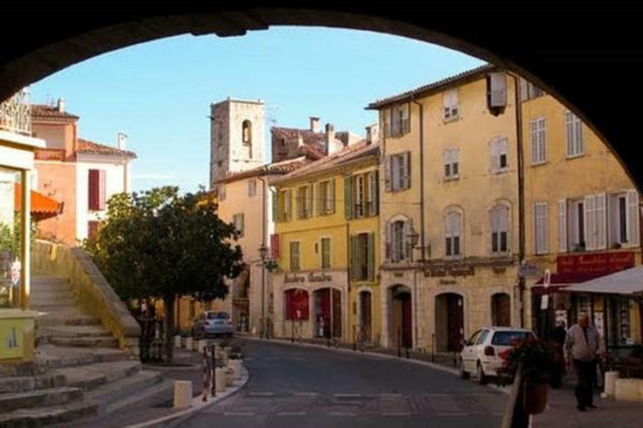Bastide Provençale Les Mûriers d'Engaspaty Seillans Exterior foto